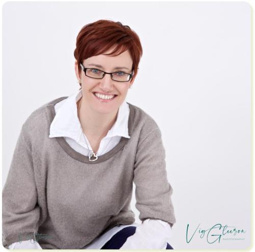 Headshot | Profile Photos | Studio Portrait of Irish woman in her 40s | Vig Gleeson personal brand photography | Limerick